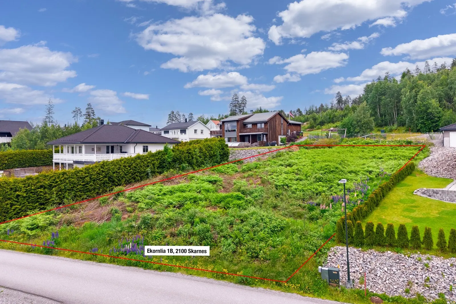 Maksimalt tillatt bebygd areal (BYA) er 25 %, noe som gir gode muligheter for å utvikle en bolig tilpasset egne behov og ønsker. NB! Skisser