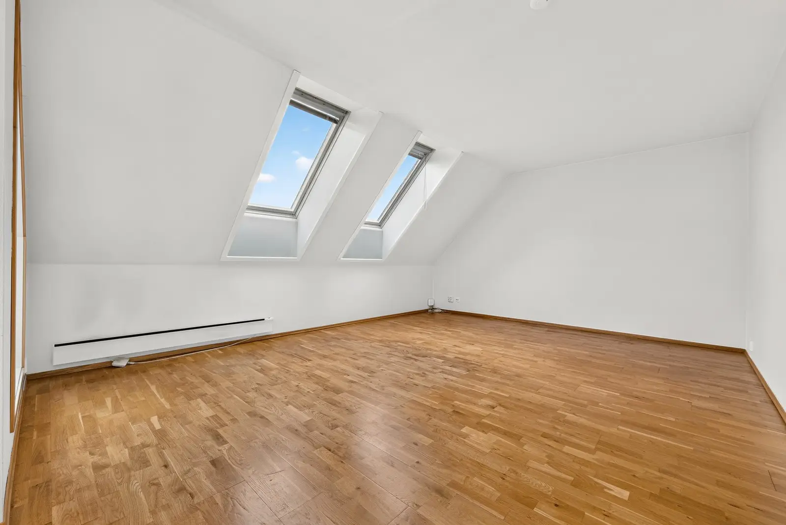 Den gode takhøyden, med et toppunkt på hele 2,51 meter, bidrar til en luftig og behagelig romfølelse.