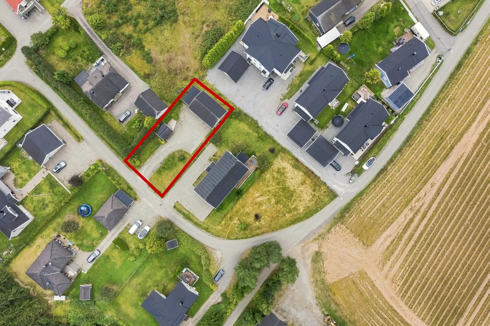 Eiendommen er regulert til frittliggende småhusbebyggelse. Kommuneplanens bestemmelser om grad av utnytting gjelder, og maksimal tillatt utn