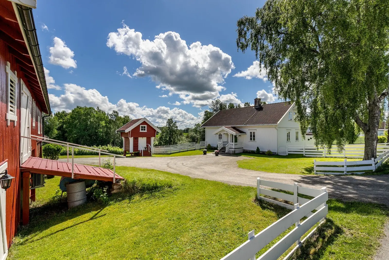 Her bor man i landlige og  usjenerte omgivelser, samtidig som sentrum ligger kun få minutter unna.