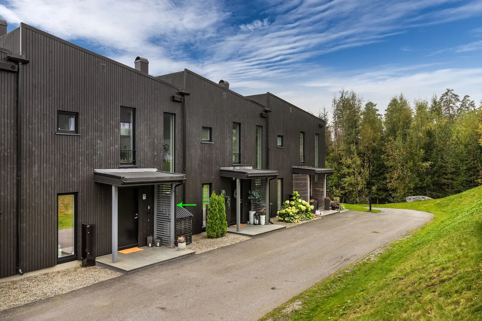 Et hjem for deg som ønsker å bo moderne, stille og tilbaketrukket. Samt ha alt innen gåavstand.
