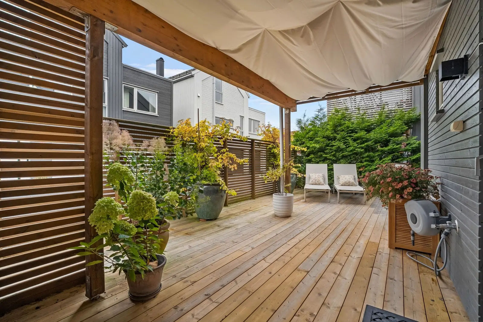 Boligen er beliggende i et attraktivt og barnevennlig boligområde på Nordbymoen - sentralt på Jessheim!