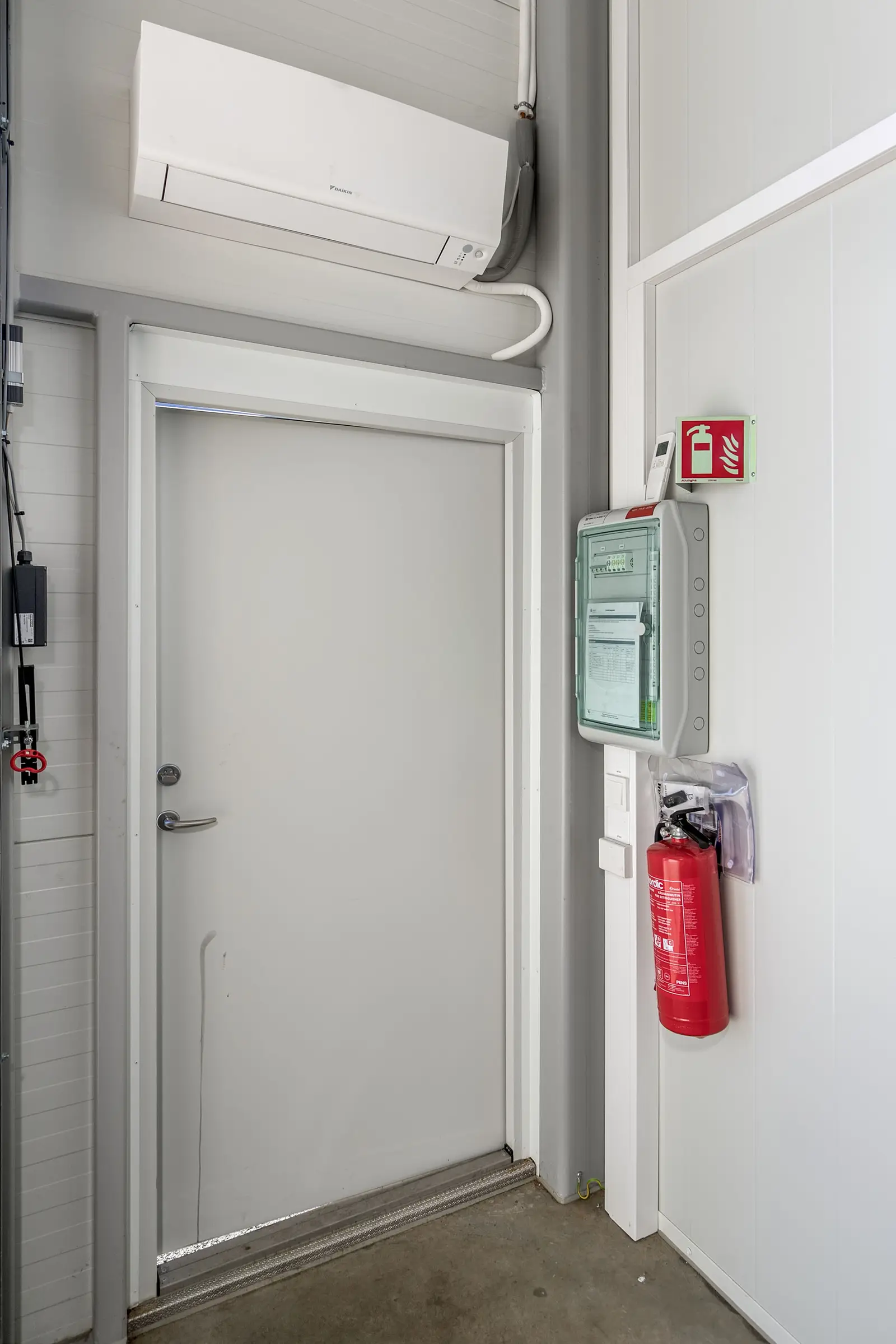 Stor varmepumpe montert i 2025.