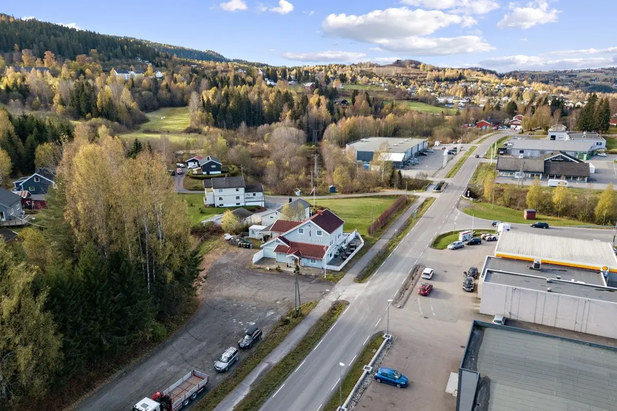 Normal markedsleie for bygget er p.t. stipulert til kr 1.850,- per kvm i 1.etasje, og kr 950,- per kvm i 2. og 3. etasje som tilsvarer total