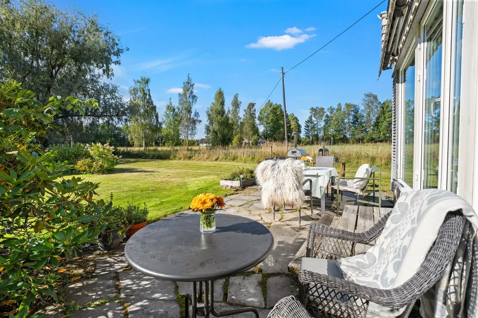 Trivelig uteplass tilknyttet hovedbolig