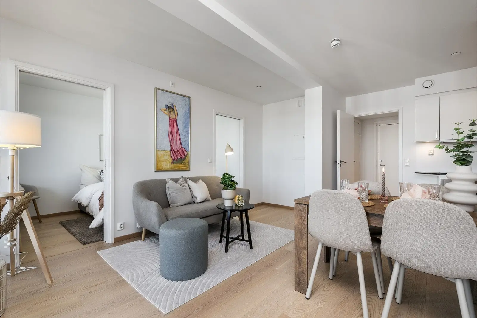 Oppvarming med vannbåren varme via radiatorer, samt balansert ventilasjon med varmegjenvinning - en meget energieffektiv leilighet!