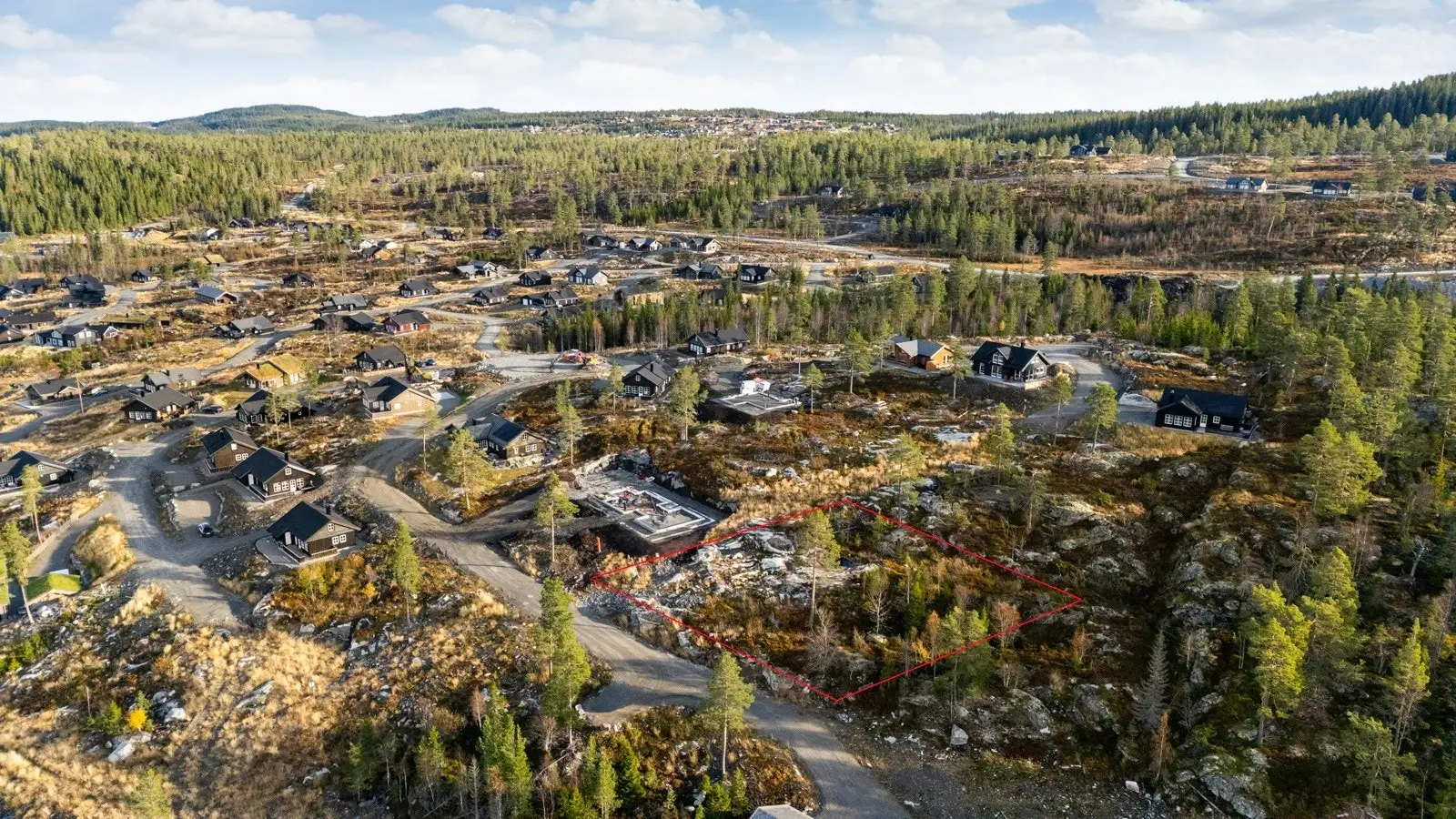 Bygg din drømmehytte i naturskjønne omgivelser! Løypenettet i umiddelbar nærhet fra eiendommen